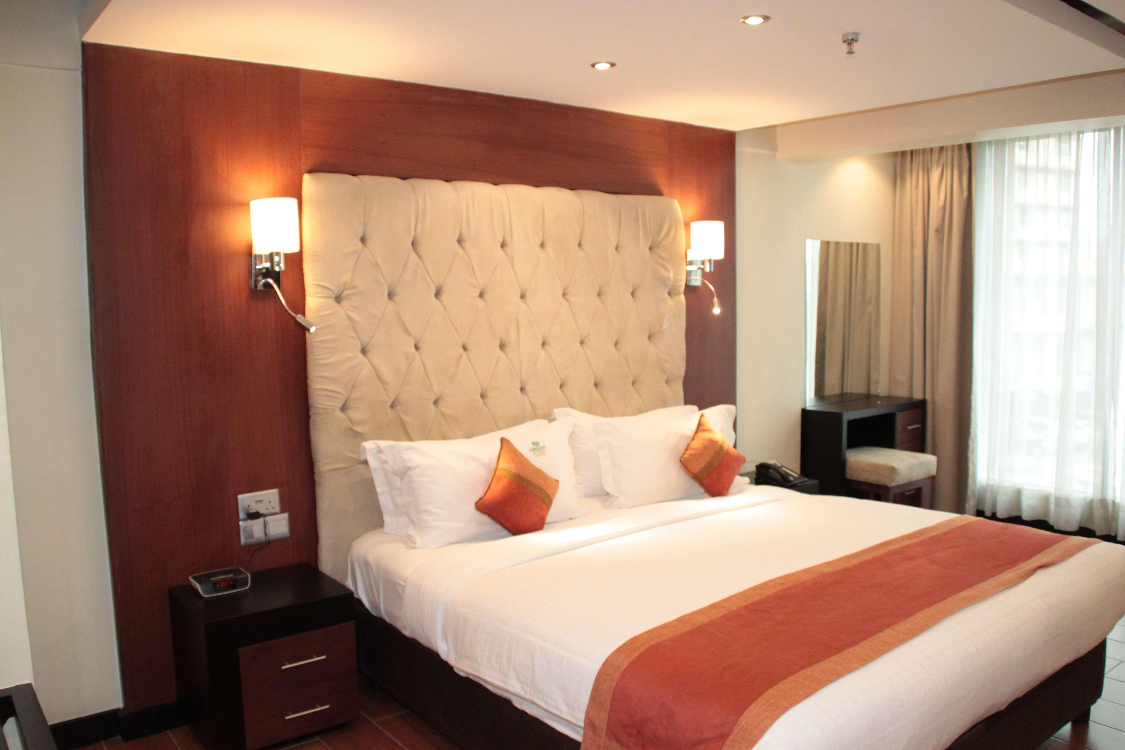 Best Western Auray Le Loch Exteriör bild